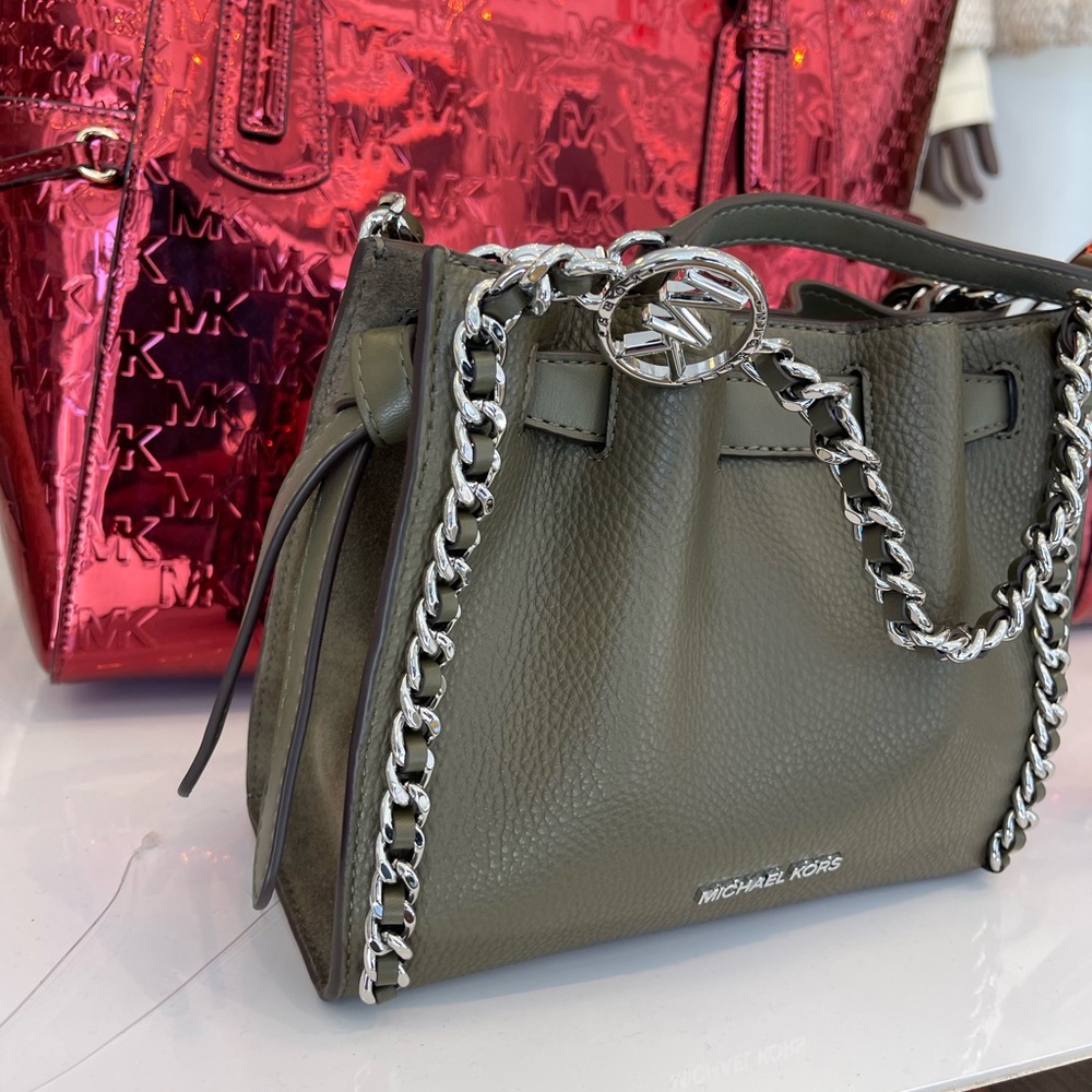 MICHAEL KORS Mina Small Chain Convertible Crossbody XBody Bag
Olive Belted
NWT - Picture 2 of 16